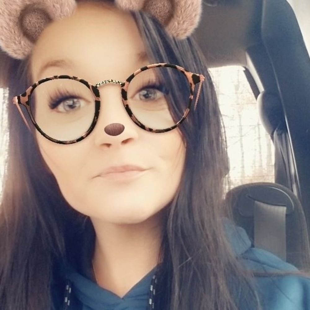 Meet your Posher, Hayley